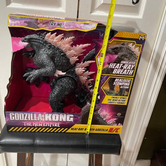 GODZILLA X KONG THE NEW EMPIRE R/C HEAT RAY BREATH REALISTIC LIGHTS SOUND RARE - Picture 3 of 15